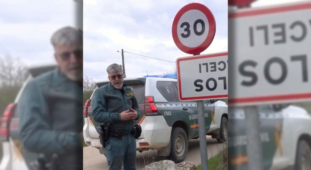 Por qué muchos pueblos tienen sus carteles del revés.