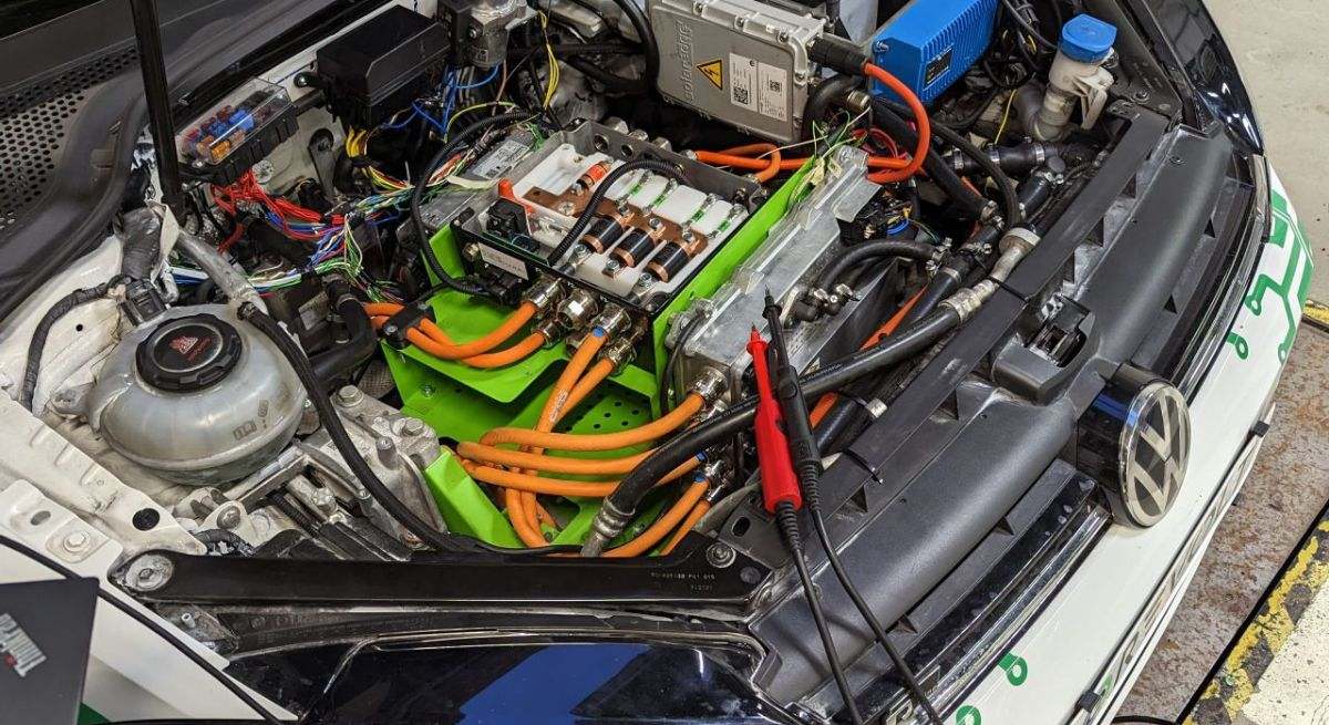 El kit económico e-Revolt para convertir coches de gasolina o diésel en eléctrico