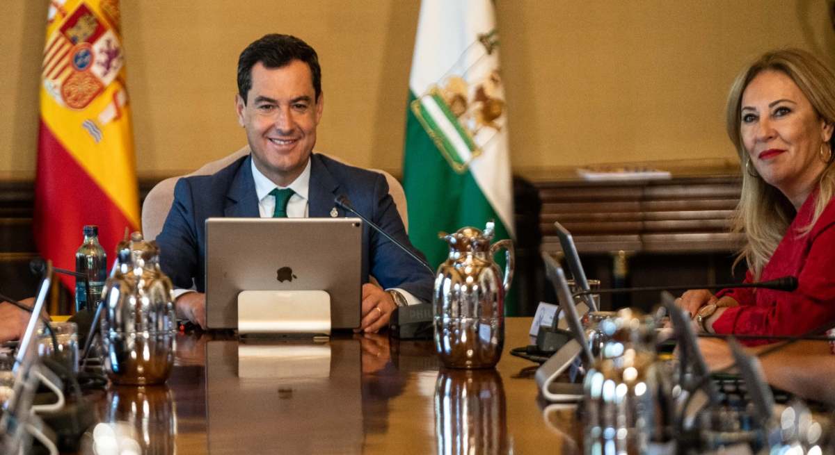 Juanma-Moreno-Carolina-España-Consejo-Gobierno