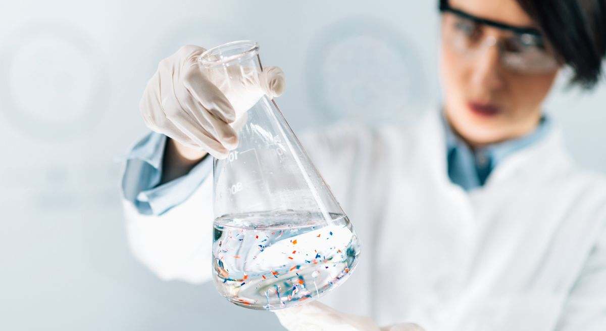 Los microplásticos están vinculados a tres enfermedades crónicas y este popular producto hace que lleguen a tus encías