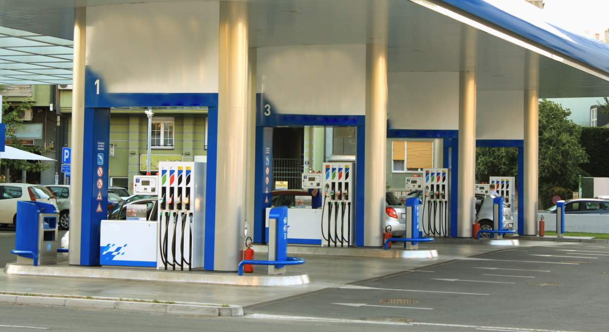 gasolinera-generica-dreamstime-1200x655.jpg