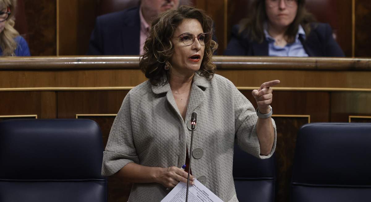 Maria-Jesus-Montero-may22-Efe.jpg
