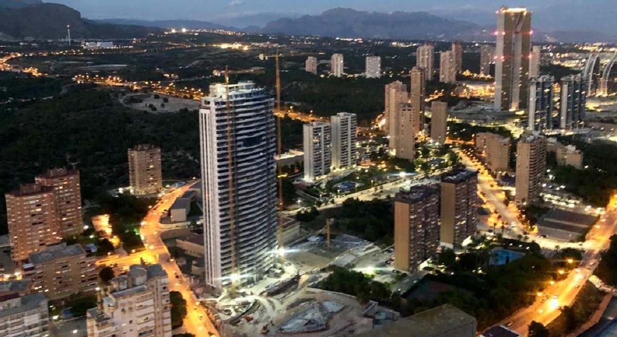 benidorm_beach2.jpg
