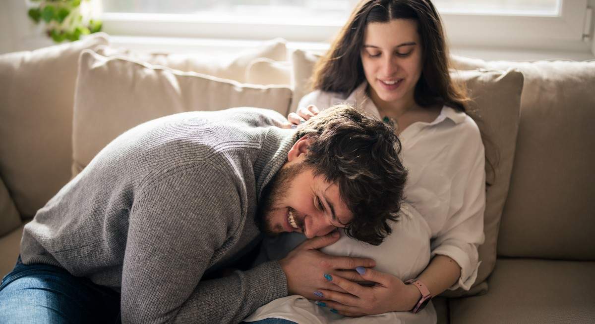 padre-mujer-embarazada-istock.jpg