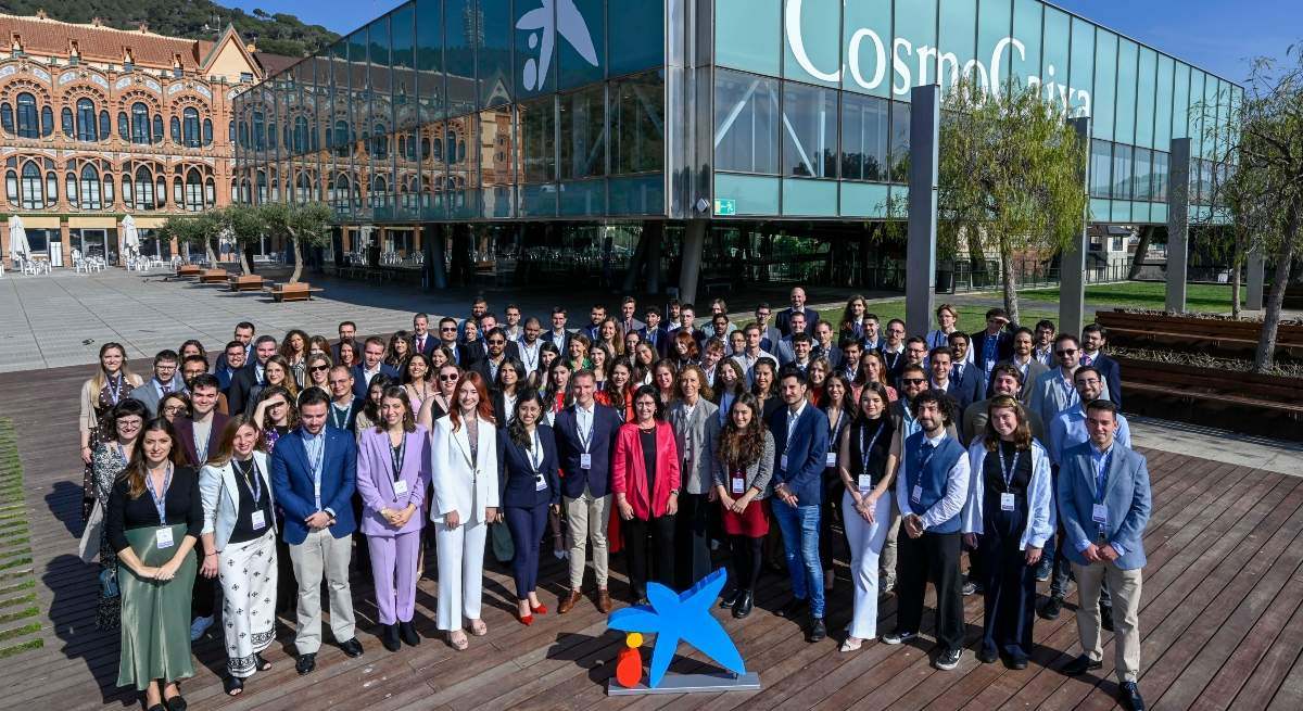 Foto-de-familia-Becas-Doctorado-Fundacion-la-Caixa.jpg