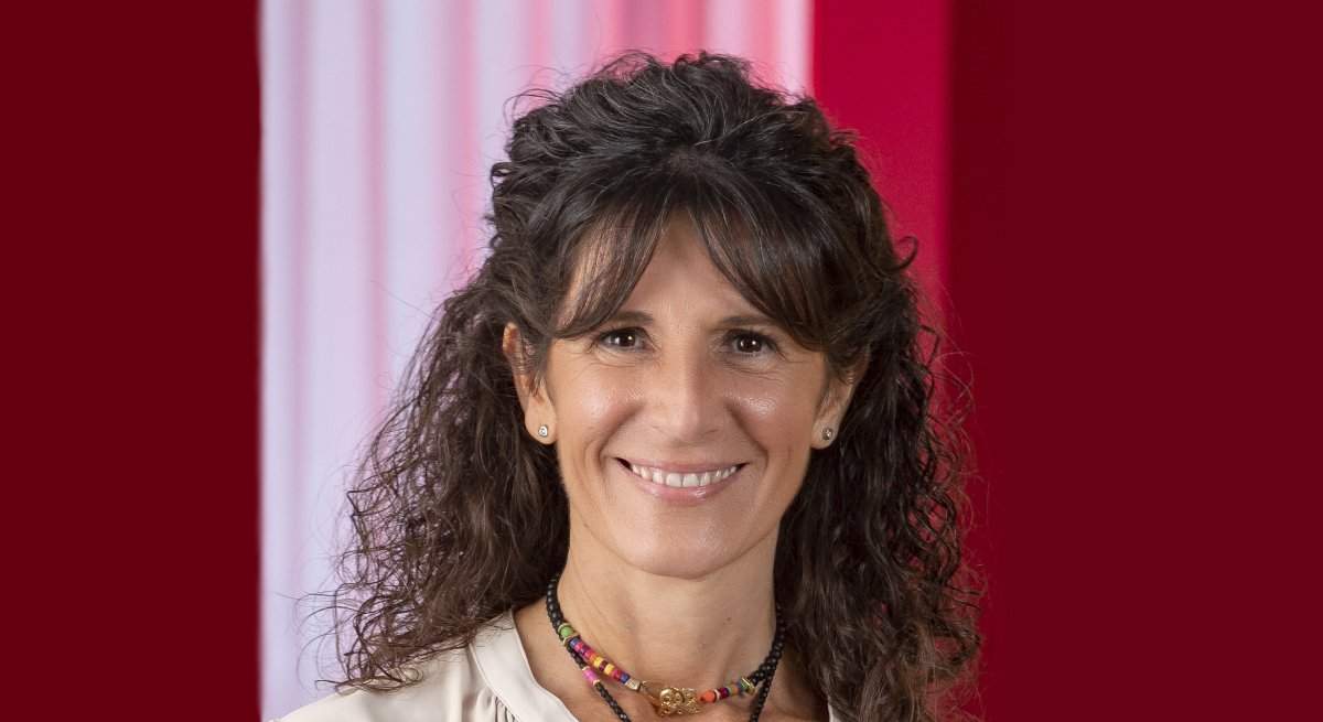 Ester-Garcia-Cosin_headshot_Mayo21-1.jpg