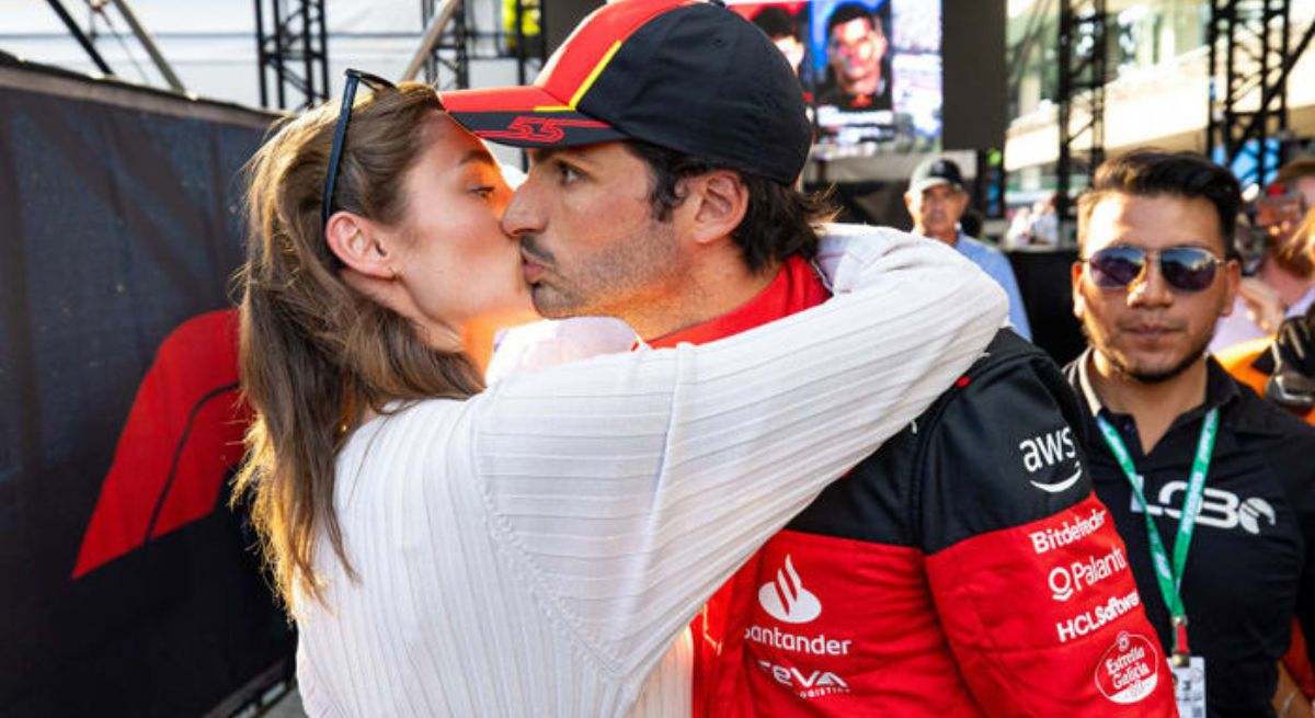 carlos-sainz-novia-rbecca-.jpg