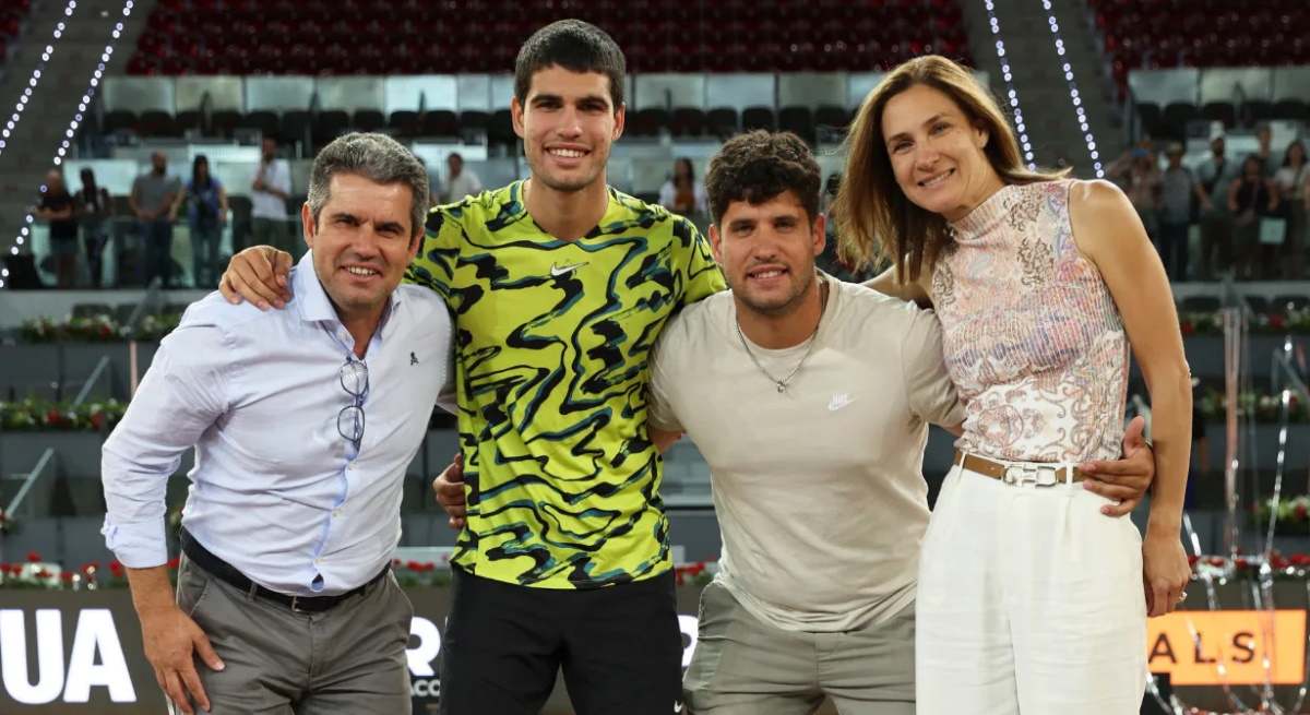 familia-alcaraz-1200.jpg