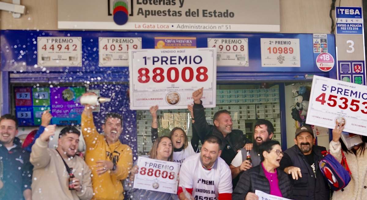 Los agraciados de la Lotería de Navidad celebran el premio Gordo. / Foto: EP