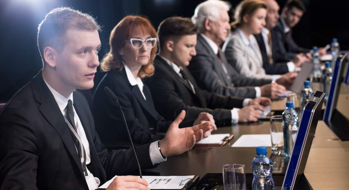 debate-dreamstime.jpg