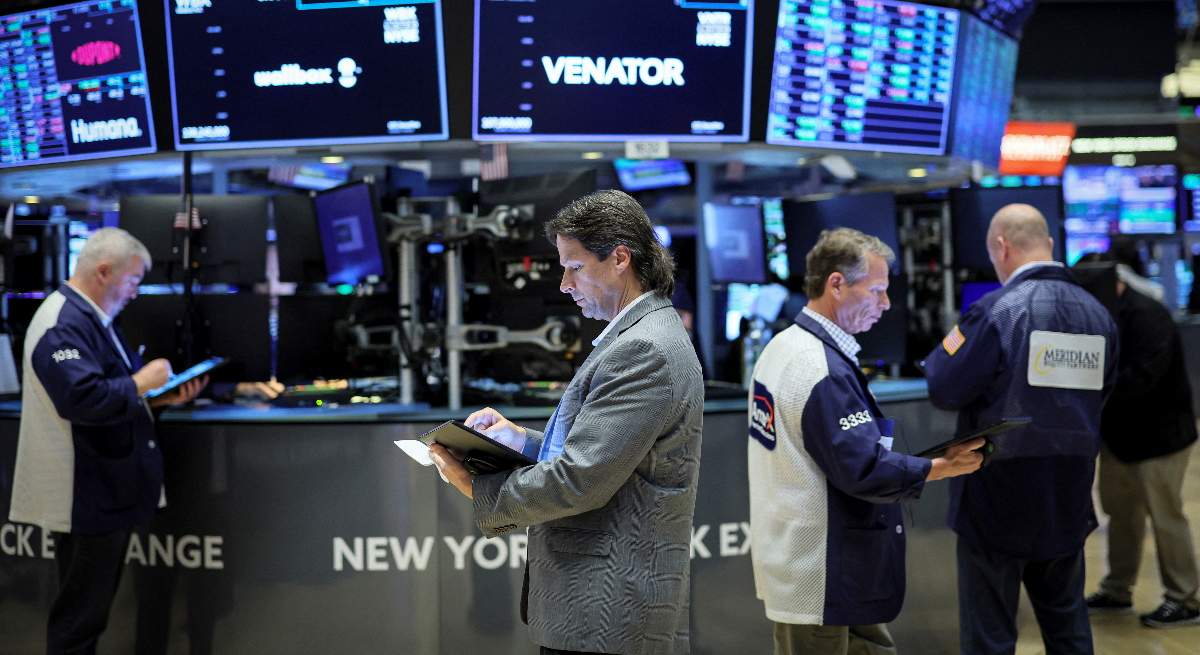 NYSE-WallStreet-brokers-reuters.jpg