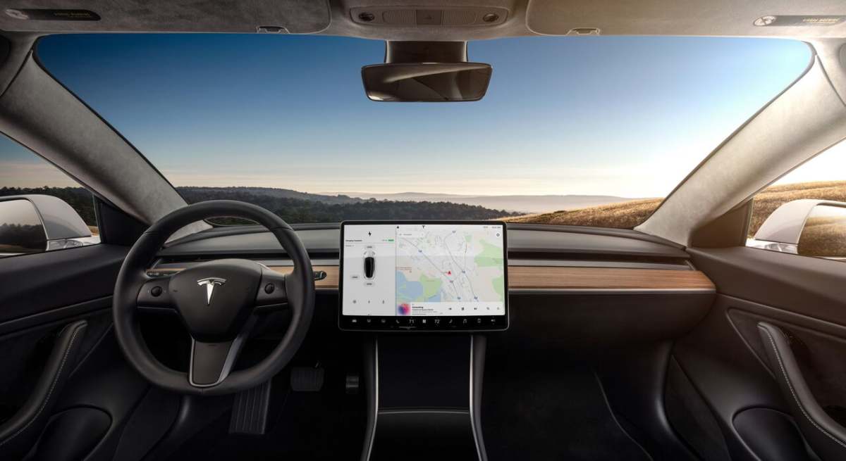 tesla-dentro.jpg