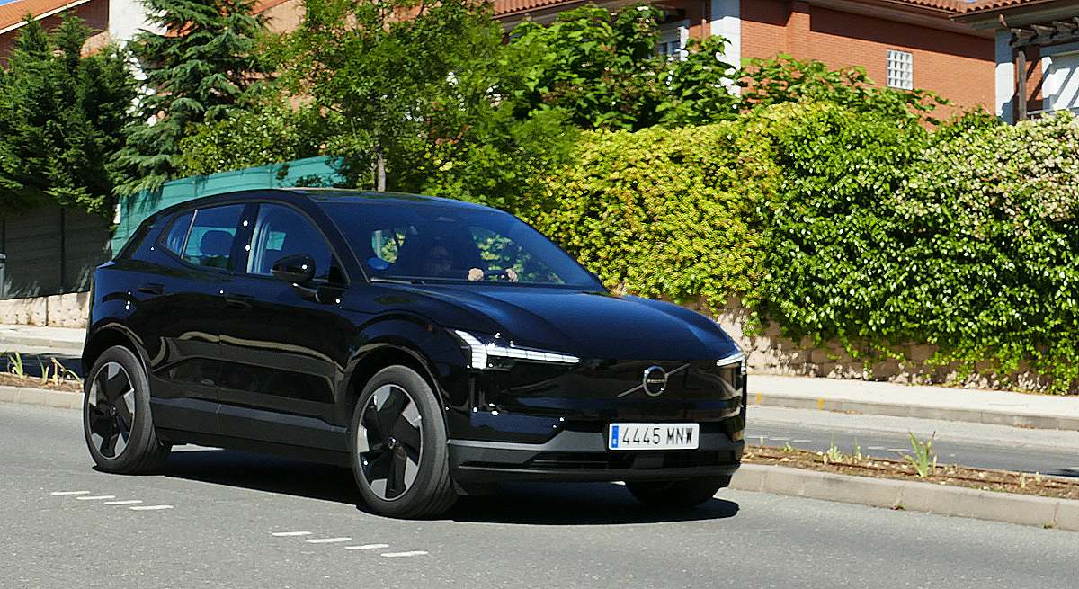 Volvo EX30
