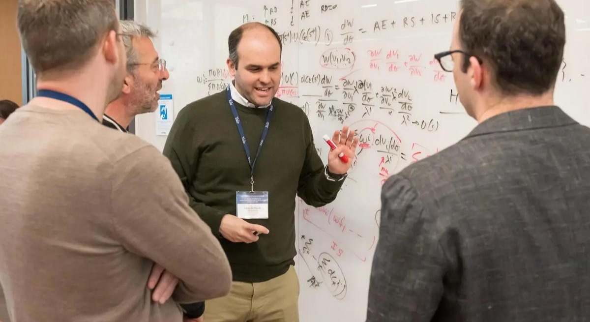 El profesor de Economía y Finanzas de la Universidad de Yale, Eduardo Dávila. EE