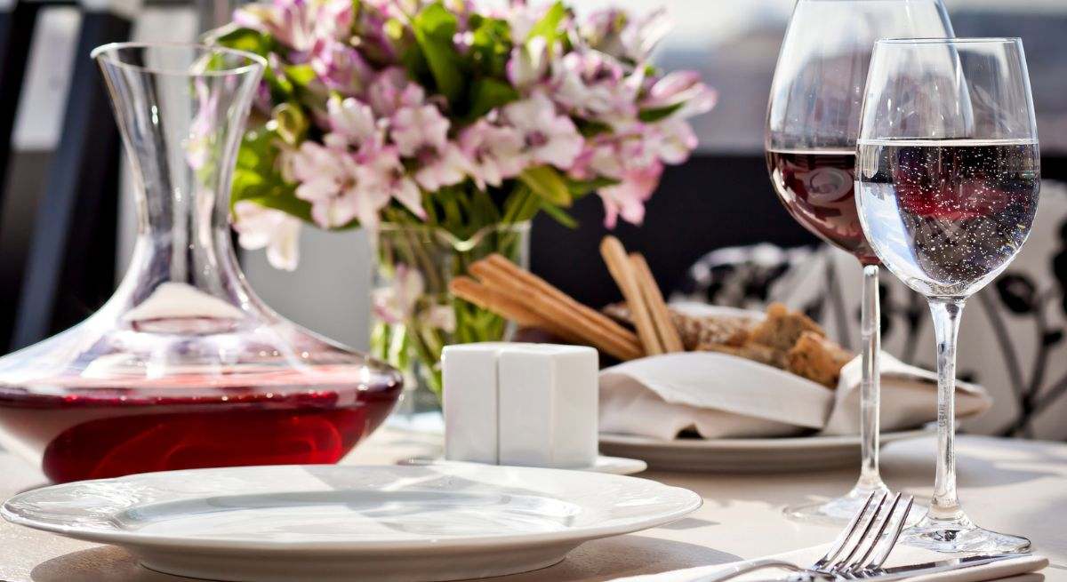 cobro-pan-restaurante-dreamstime.jpg