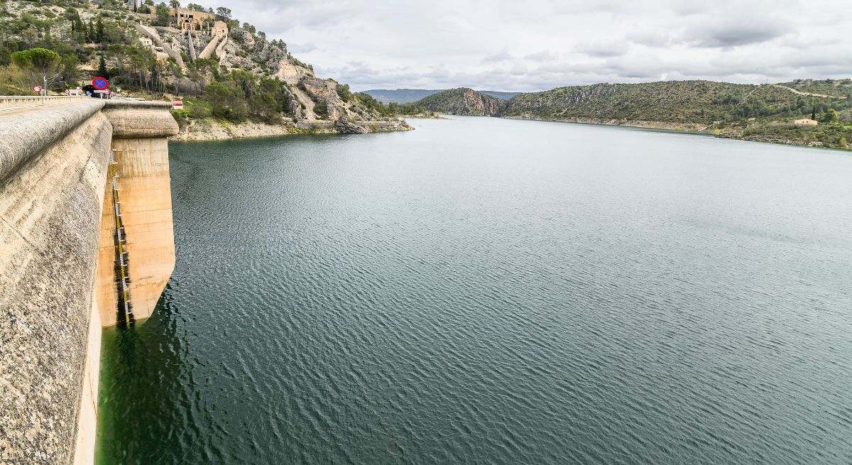Una imagen que no se veía desde hace casi tres décadas: así luce el embalse encargado de abastecer el trasvase Tajo-Segura
