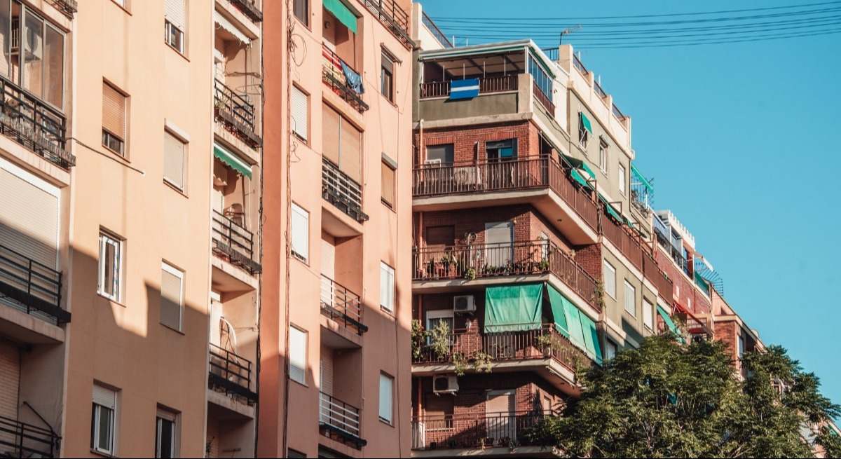 Vivienda, política y paro.