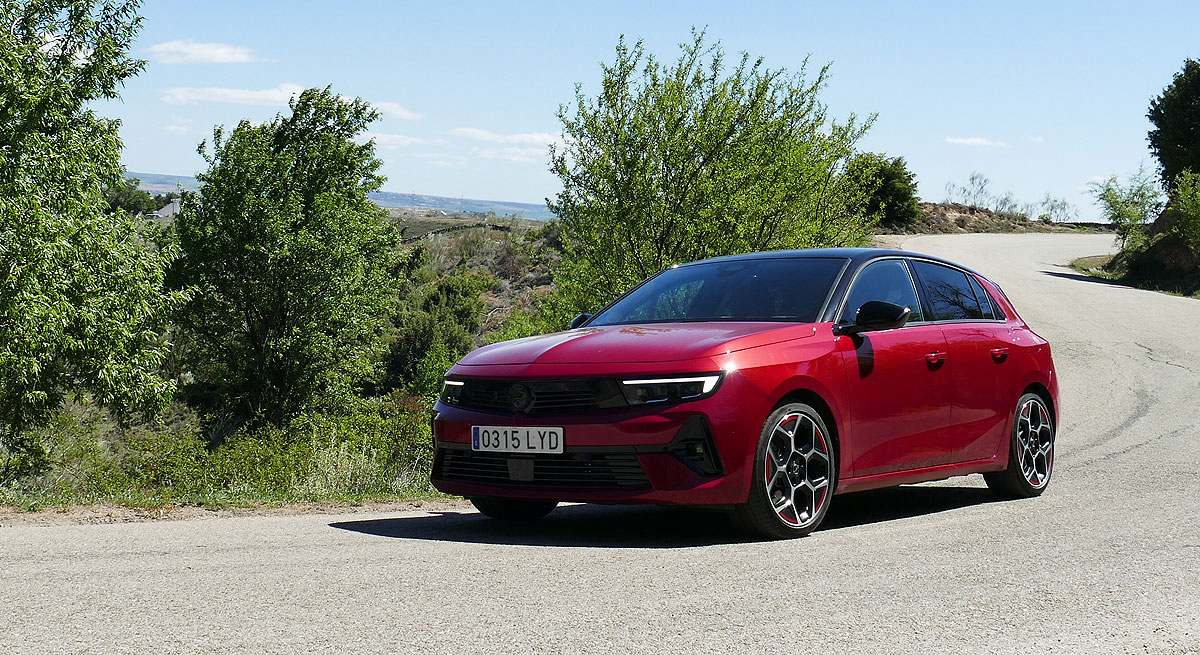 OPEL-ASTRA_01.jpg