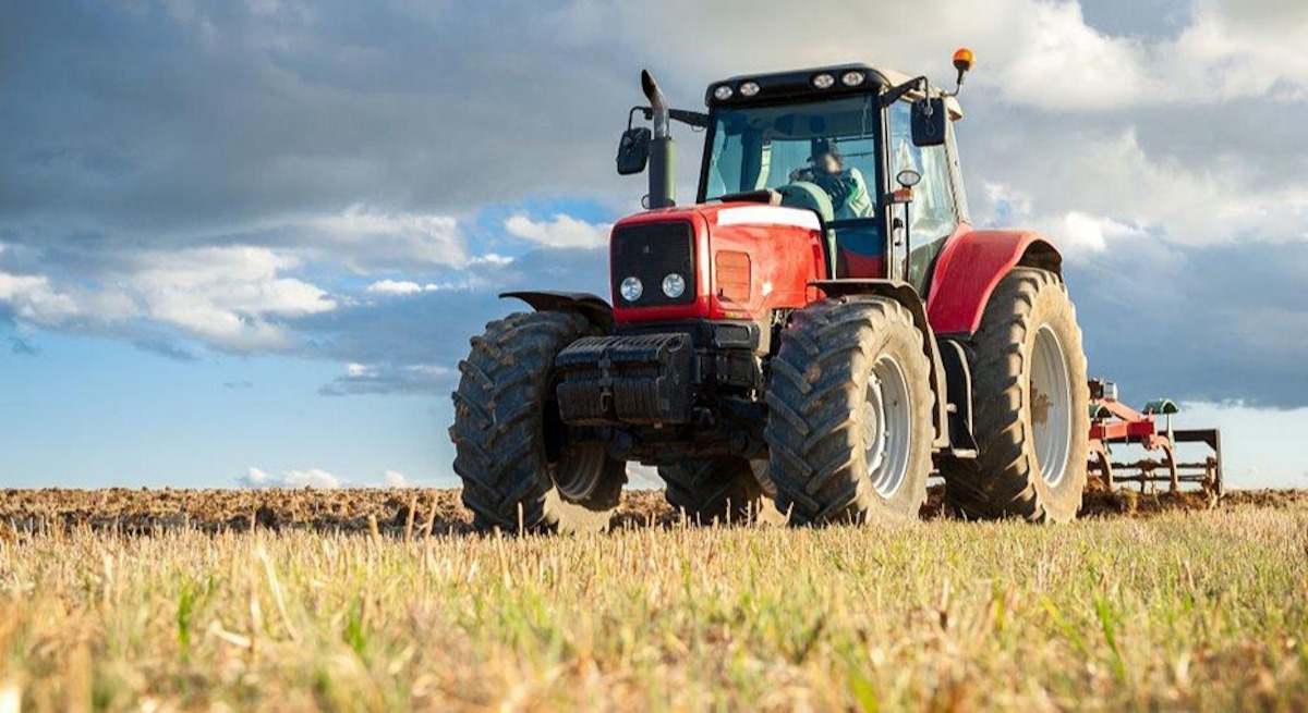 Imagen de recurso de un tractor facilitada por Europa Press.