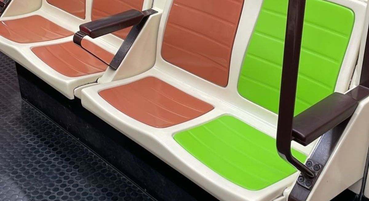 Asiento verde en el vagón de Metro de Madrid. / Foto: EP