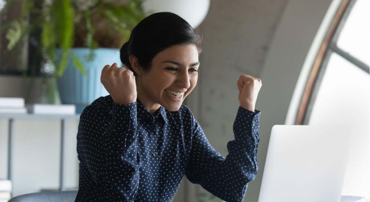 trabajadora-feliz-istock.jpg