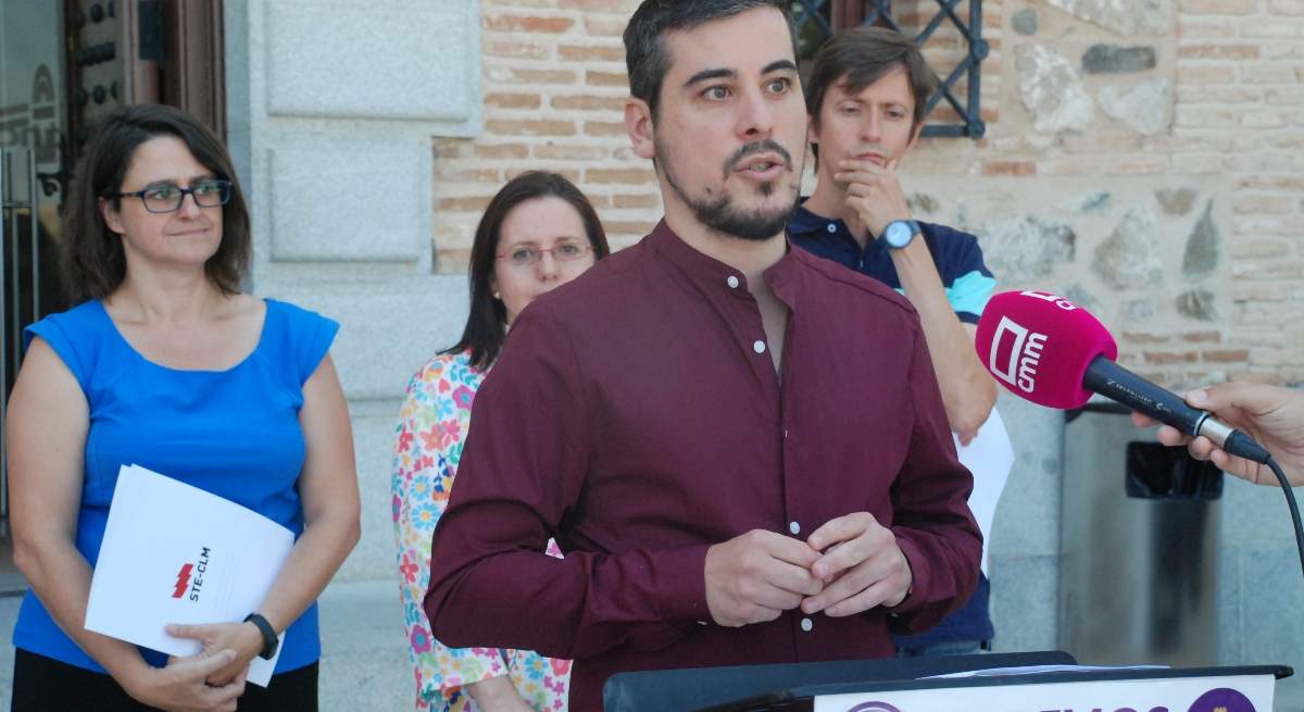 Gascon-en-la-reciente-presentacion-de-la-PNL-de-educacion-en-las-Cortes-junto-a-los-sindicatos-1.jpg