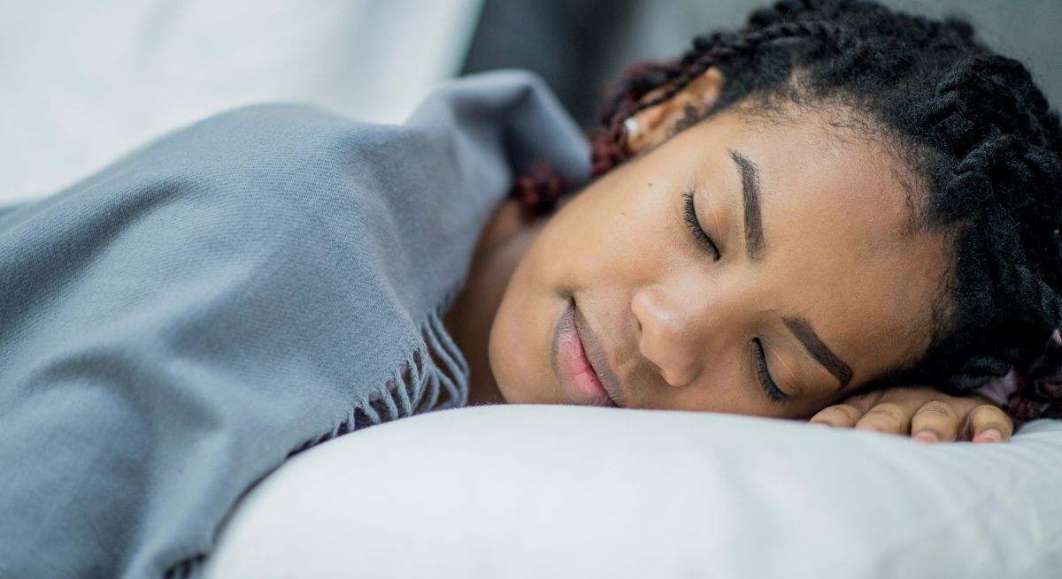Mujer durmiendo la siesta