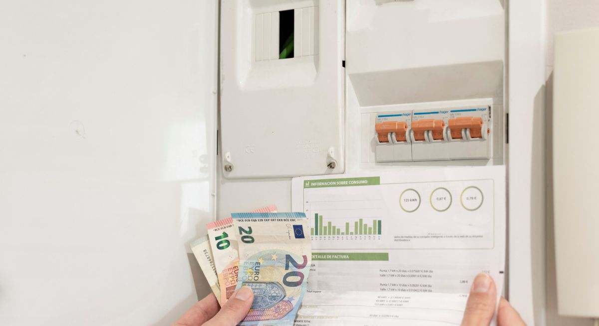 factura-precio-luz-istock.jpg