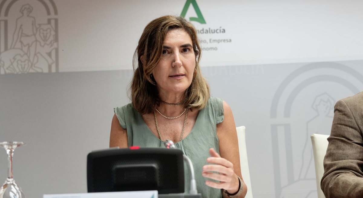 EuropaPress_5364100_consejera_empresa_trabajo_autonomo_rocio_blanco_intervencion_acto_firma.jpg