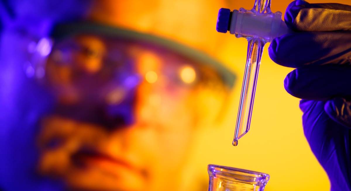 vacuna-cientifico.jpg