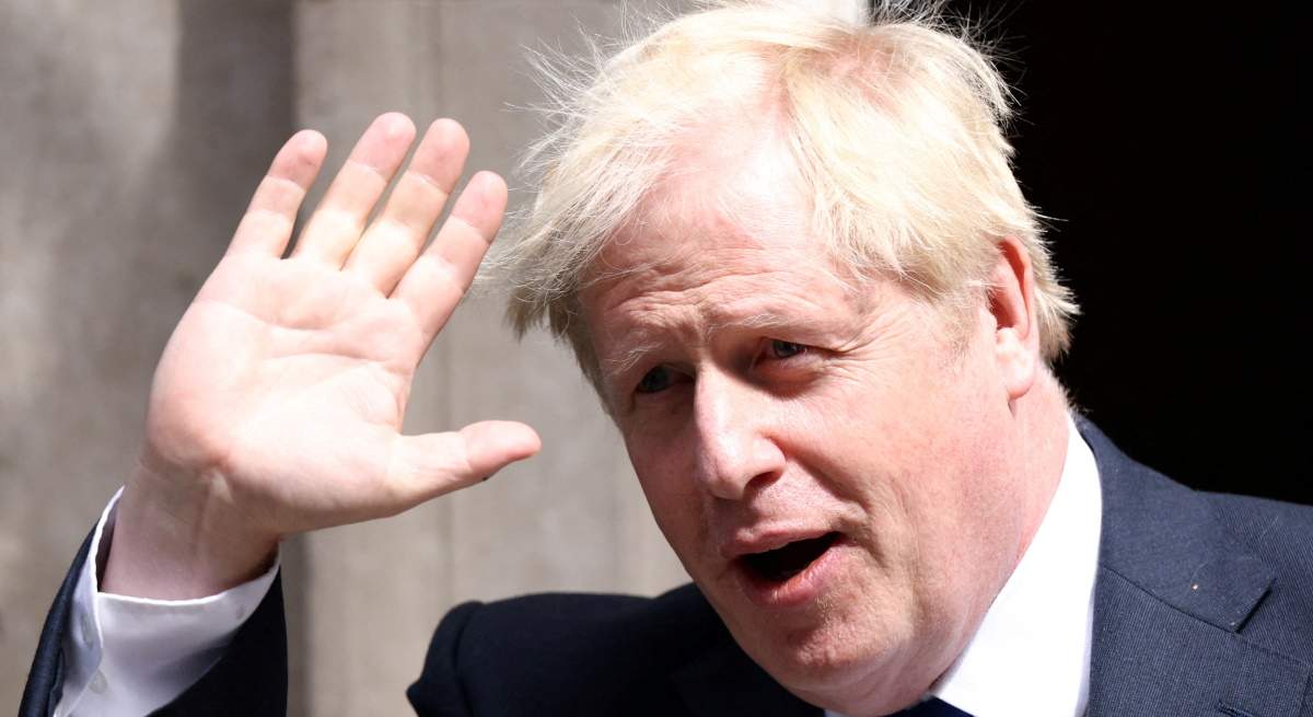 boris-johnson-saluda-reuters.jpg