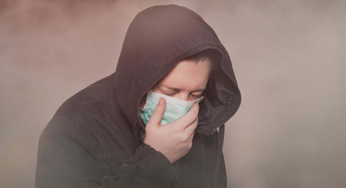 Mala calidad del aire con una persona de ejemplo
