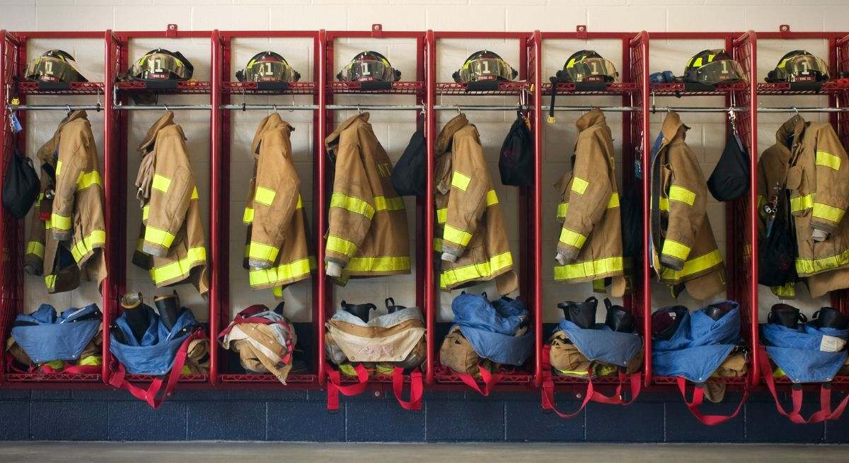 uniforme-bomberos-istock.jpg
