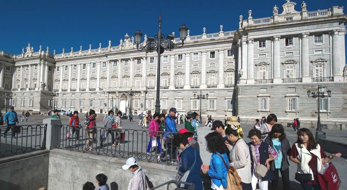 turistas-madrid-e1483429208685.jpg