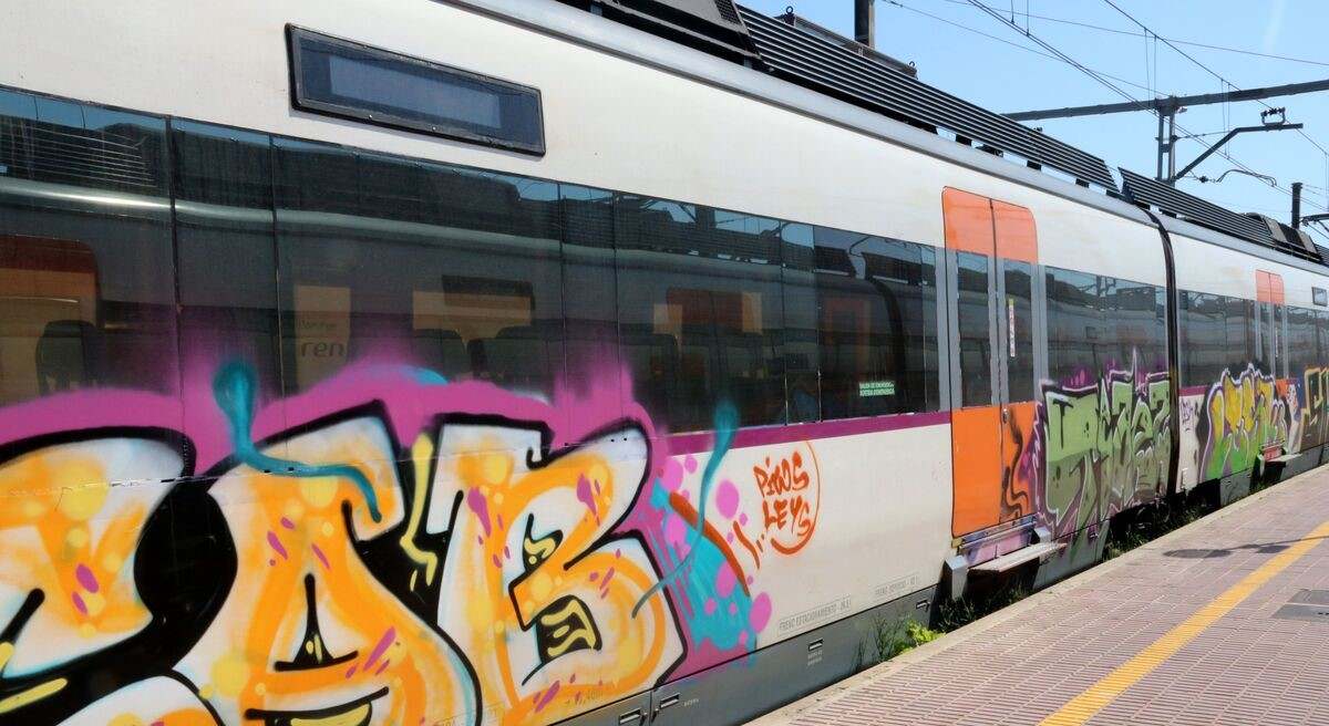grafits-en-un-tren-de-renfe-en-u.jpg