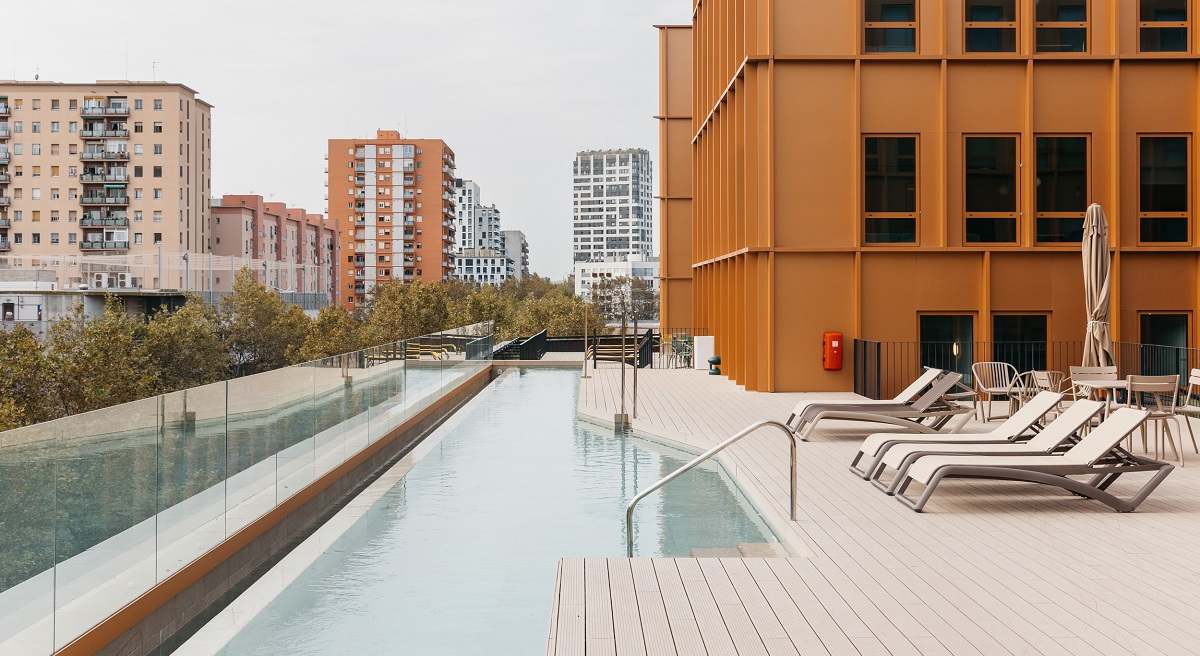aparto-Pallars_piscina-exterior.jpg