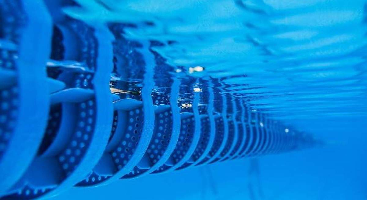 agua-piscina-fluidra.jpg