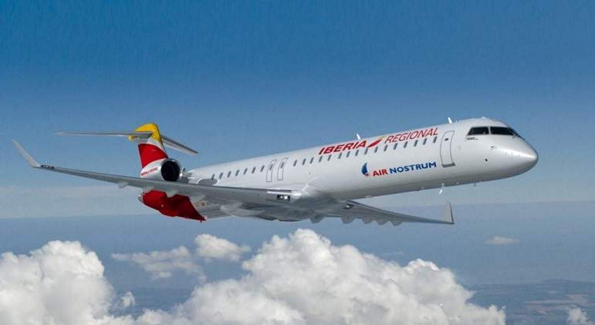 1_CRJ1000.jpg