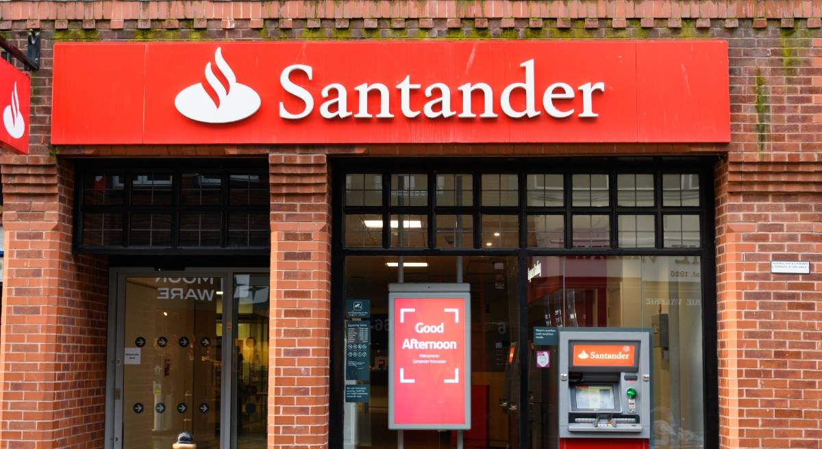 Santander-UK-istock.jpg