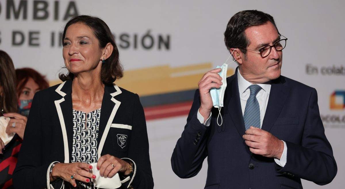 la-ministra-de-industria-reyes-maroto-junto-al-presidente-de-la-ceoe-antonio-garamendi.jpg