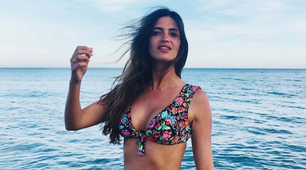 sara-carbonero-playaa-ok