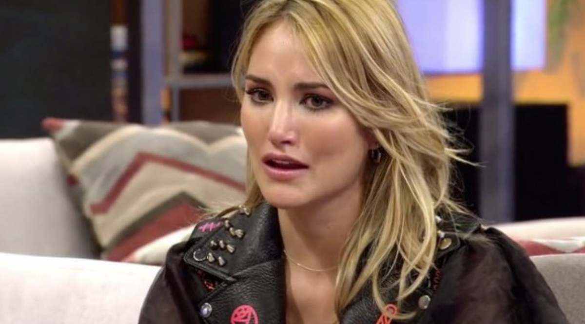 alba-carrillo-triste1200.jpg