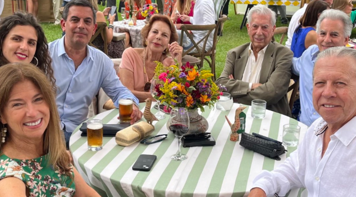mario-vargas-llosa-familia1200.jpg