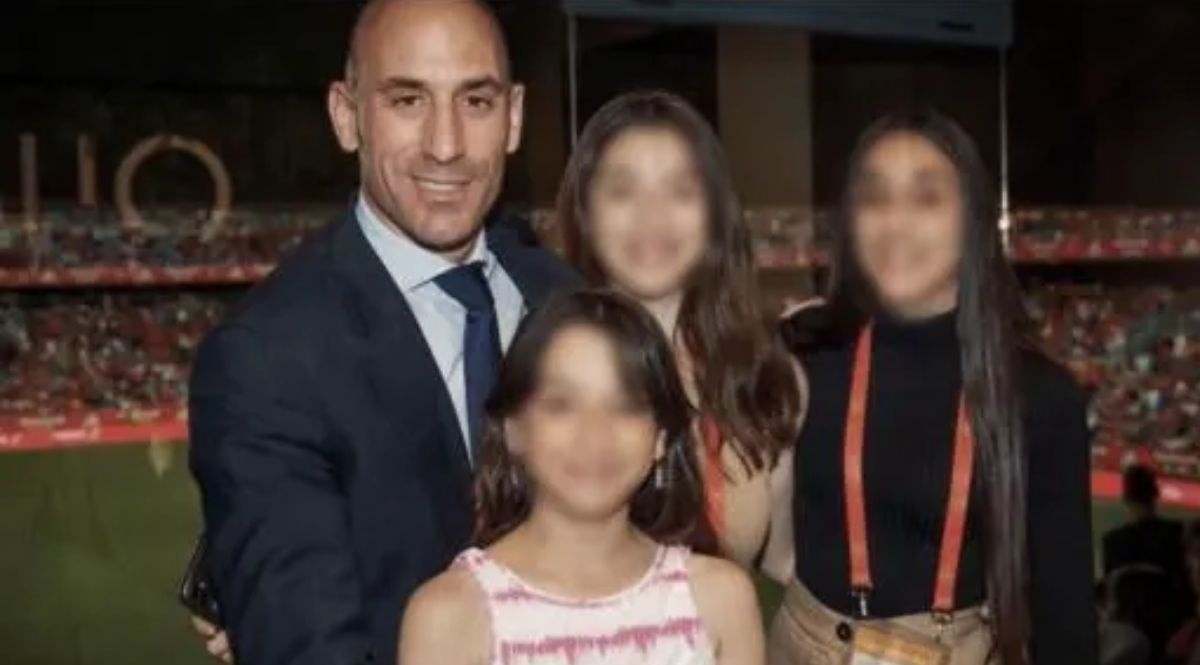 rubiales-hijas1200.jpg