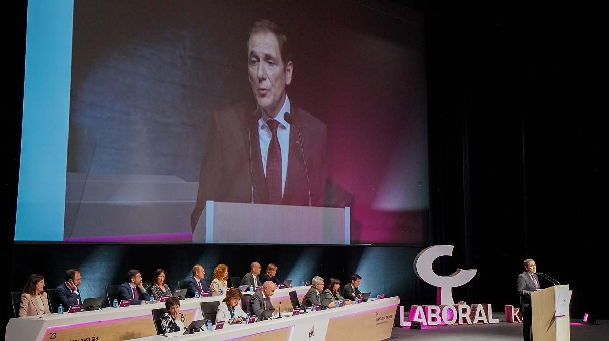 Laboral-kutxa-asamblea-1200.jpg