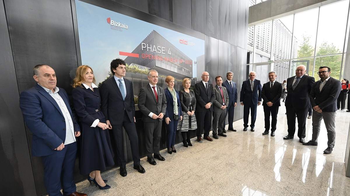 AIC-inaugu-1200.jpg