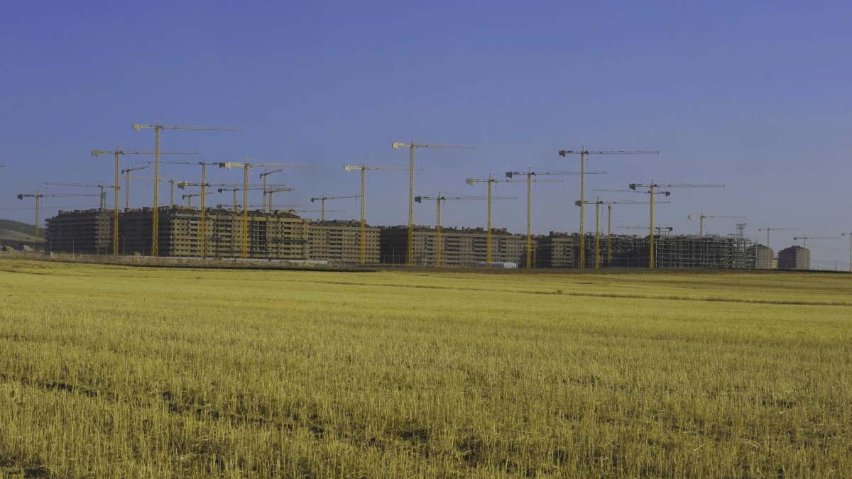 vivienda demanda construcción grúas España