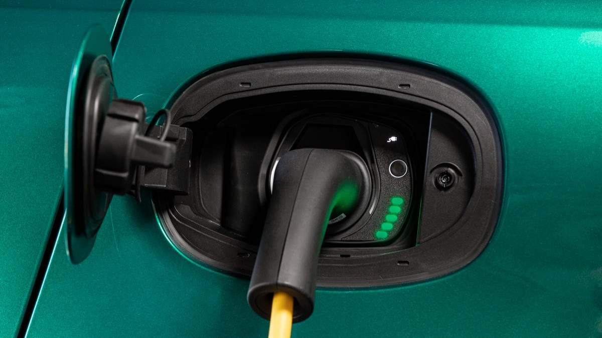 Seguros coche eléctrico PHEV caros