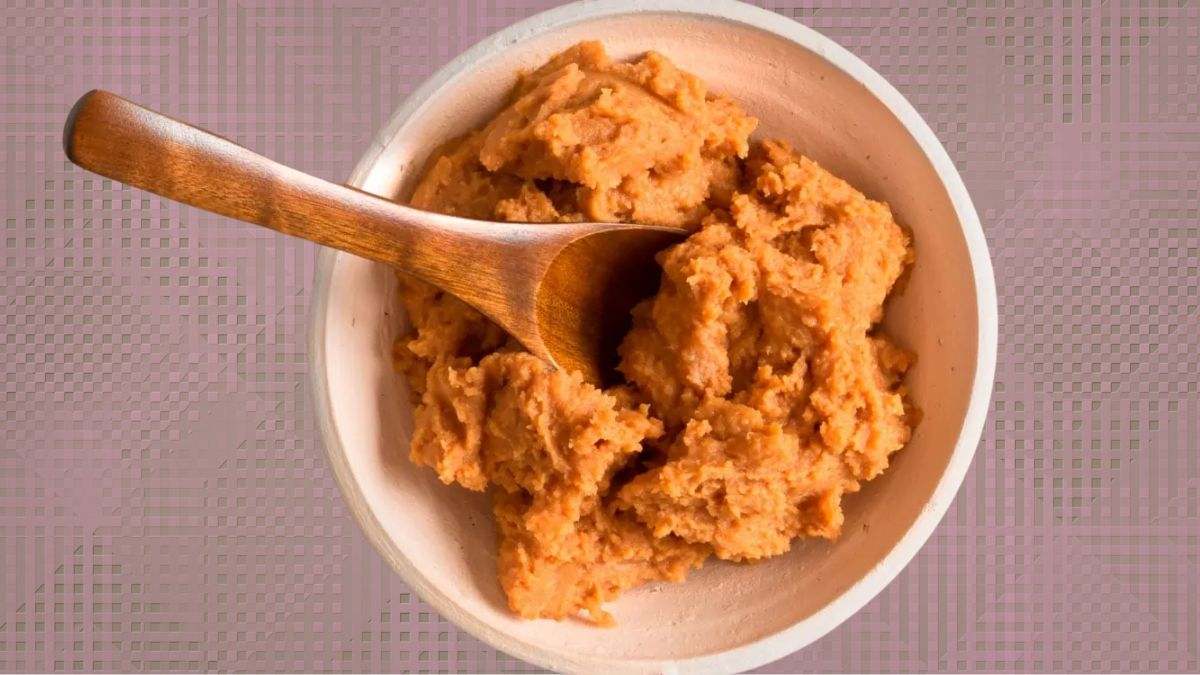 El miso es una pasta fermentada elaborada a base de soja y sal marina