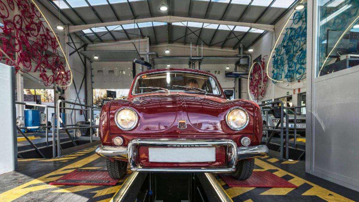 Estos son los requisitos indispensables de la ITV para que los coches de más de 30 años puedan beneficiarse del nuevo reglamento de circulación